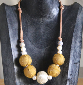 Raw silk Necklace - White and Gold - Flowers Mauritius